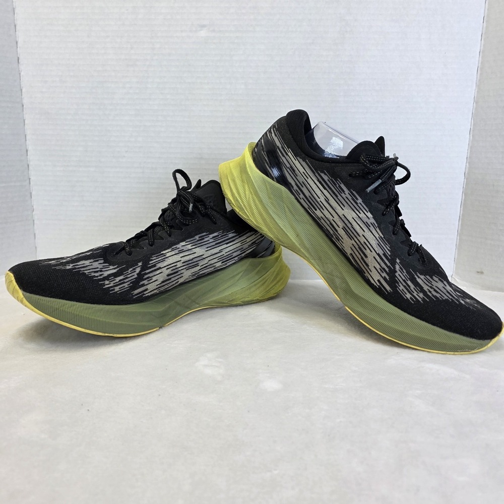 Asics Shoes Men's Size 11.5 Black Green Novablast 3‎ Running Sneakers Flaws
